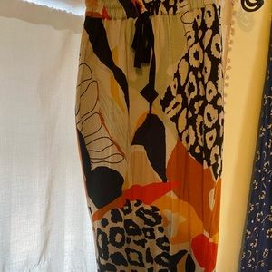 Bold pattern summer skirt, stretchy material!